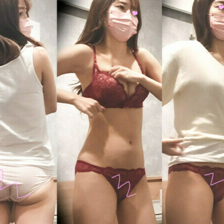 めちゃくちゃ可愛い！！！
そんな言葉がまさにお似合いの女の子です♡

セクシーな体を潜ませておいたカメラで撮影♡
