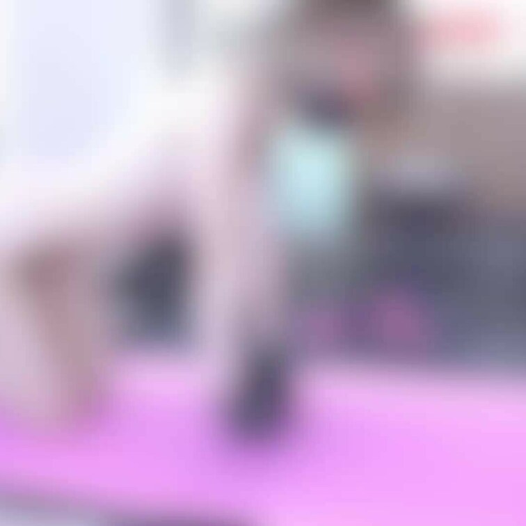 全裸でトレーニングすると体限界まで伸び伸びできるから、すごく効く気がする😉♥️