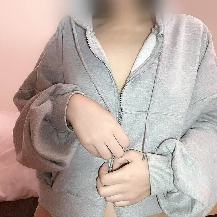 ちっぱいだけど敏感な乳首好きですか？、、