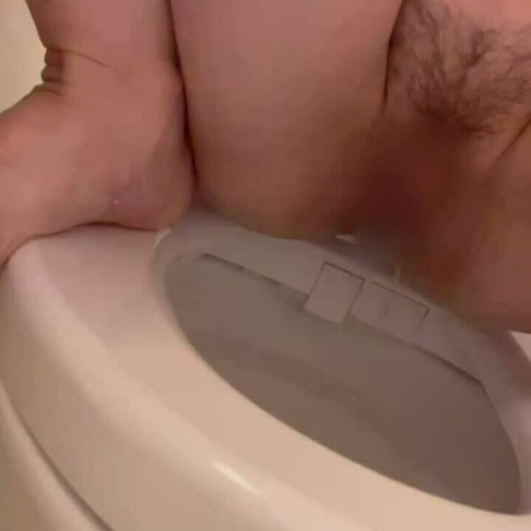 開脚オシッコ💯