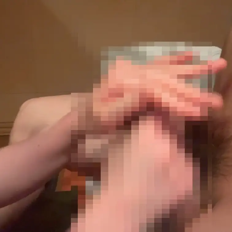 【プラン加入者限定】
次の動画をちょい見せ！
エロすぎるねっとりローション手コキ...
高速手コキからねっとりゆっ