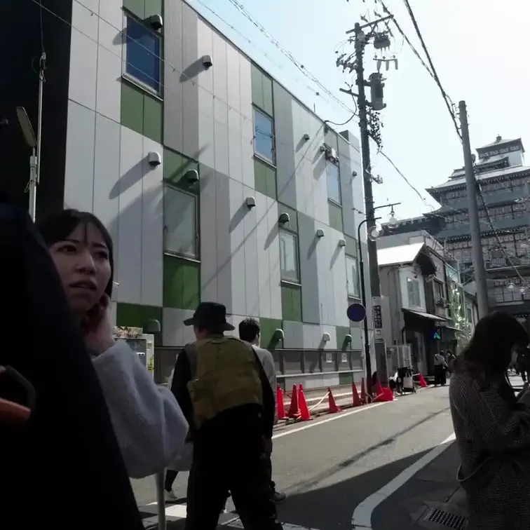 長○まさみ似パイパン超美人妻昼下がりの駐車場で激ピストン
