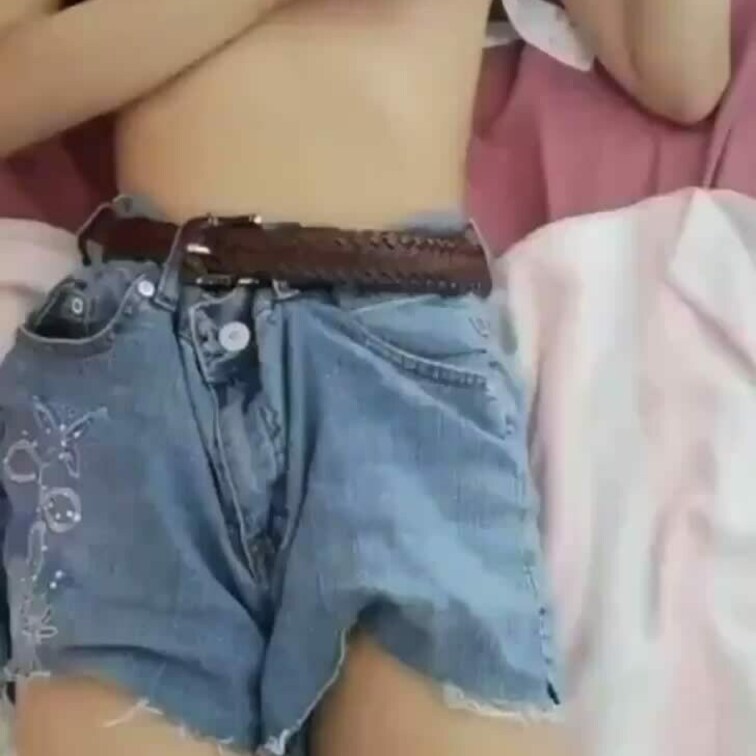 GカップOLの休日👩‍💼
〜夏の日のオナニー編〜
バイブ入れながら一人えっちしてます💓