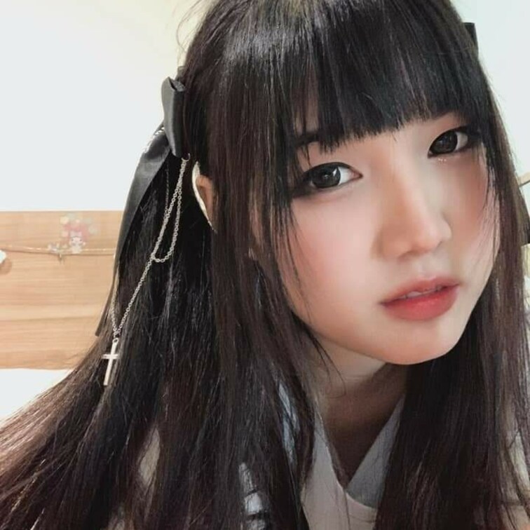 ご覧頂きありがとうございます🥰

なんか黒髪だと幼く見える😭😭