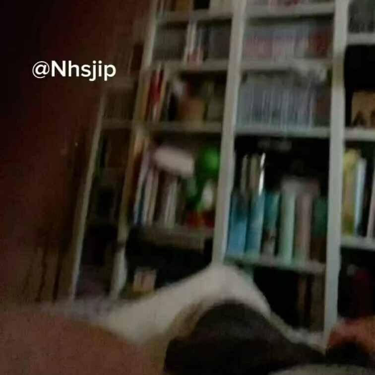 愛妻M💕の手コキ動画です💓
途中でバレちゃいました💦
のぞき見🫣よろしくお願いします😍