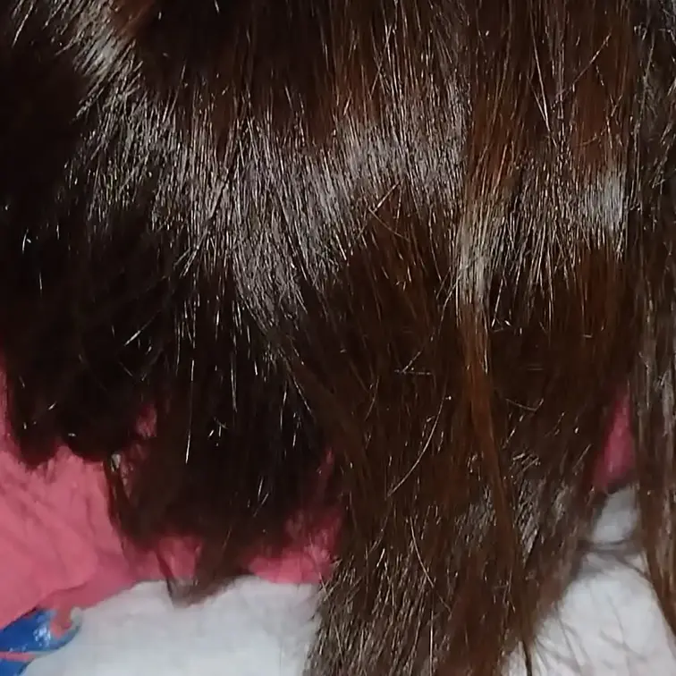 11/23寝ている妻の髪を触って遊んだ動画です。
いい匂い、いい触り心地です。艶と動きを楽しんでもらいたいです。

