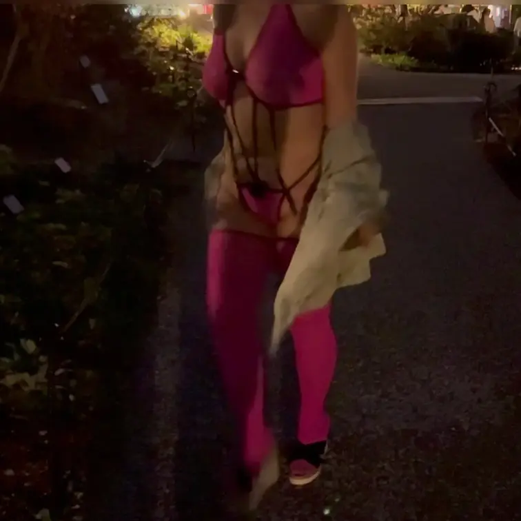 脱ぎ脱ぎチャレンジ💕

けどファミリー多すぎて💦

ヨウぽになってしまうから躊躇する加奈😍