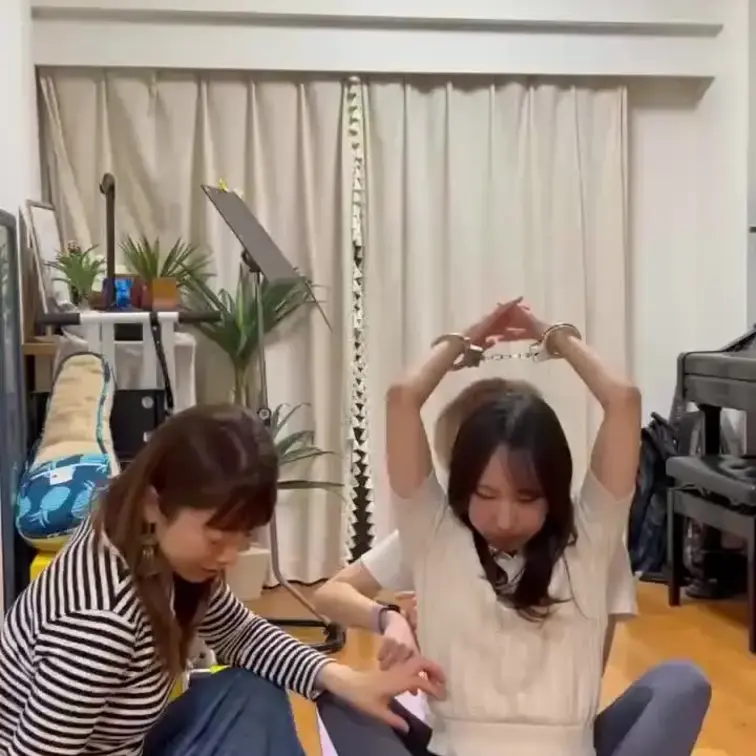 皆様大変お待たせしました！
今回皆様大変お待たせしました！
今回のくすぐり動画はこちらです👍

是非いっぱい見て