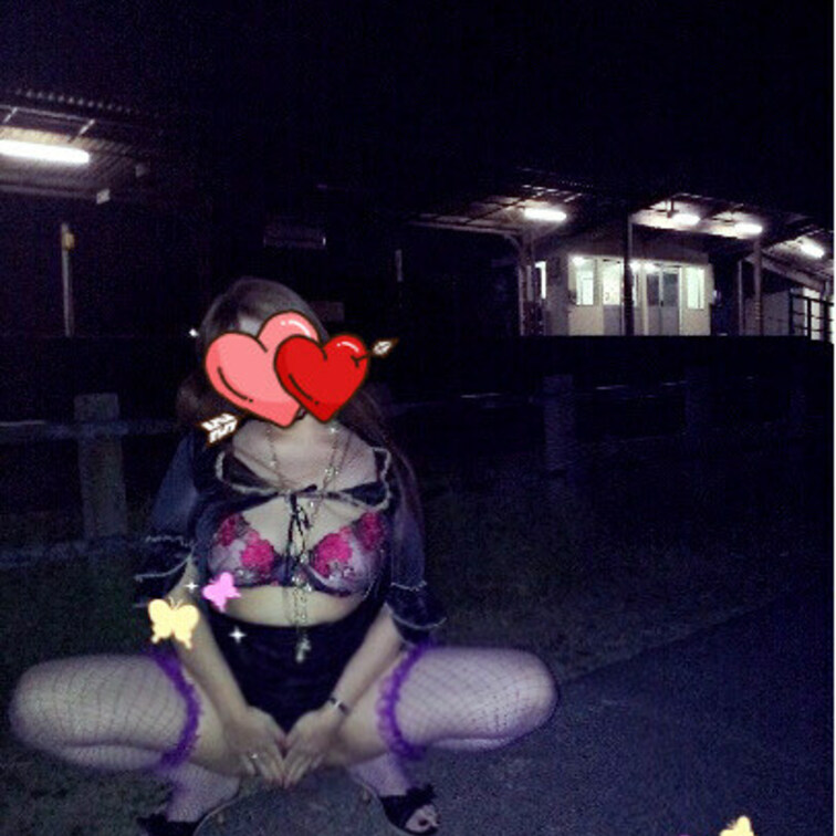 愛する皆様の携帯に露出フェライラマハメ撮りいっぱい投下中😱☀️

不用意の勃起ガマン汁にご用心☺️💕
