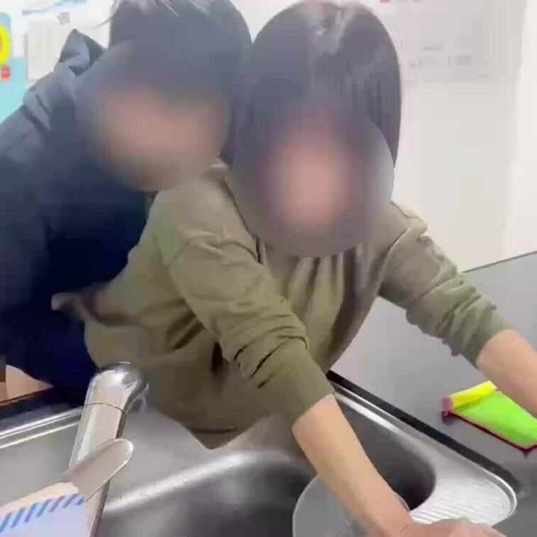 久しぶりに同級生に寝取ってもらいました。　まだ動画投稿少ないですが　今後は増やしていきたいと思います！