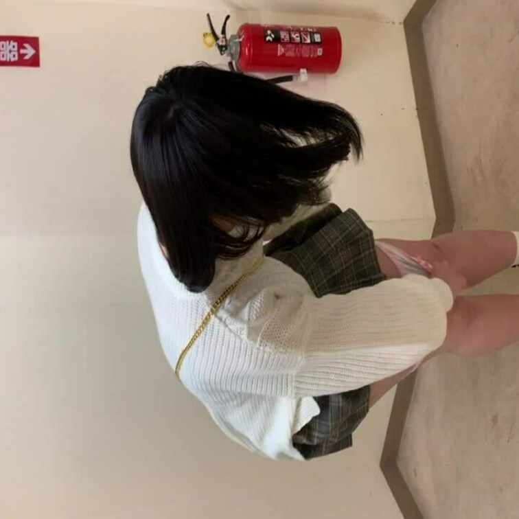 りえなちゃん○○○ メイド
お店に秘密で付き合ってるそうです。処女ももらったんだとか。
現在○○○中らしいですが、チ