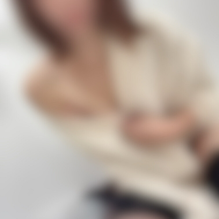 カーディガンのボタンを…
ほのぱいもみもみ💕ちくびも見えちゃって🙈
今月もありがとうです🥰💕💕

寒くて暖房つけ