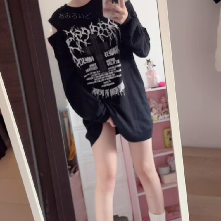 今日病院に行って無事帰宅しました🏥
採血の注射が苦手すぎる！！
(今月は3回目(T-T))
でも過去1番上手な注射