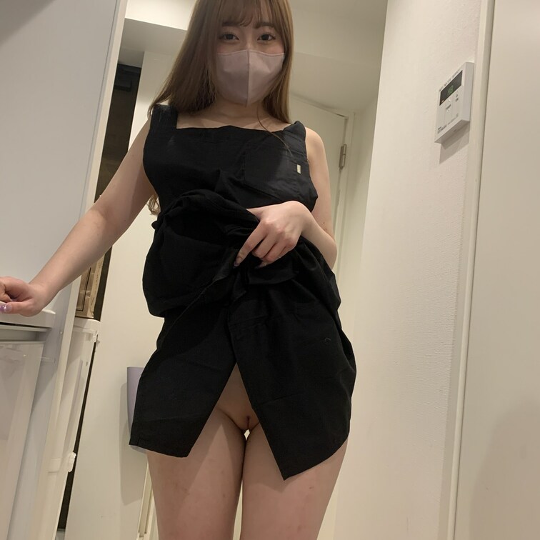 裸エプロンでオナニー💕
気持ち良すぎて立ってられない...

エッチだと思ったらいいね👍
お願いします💋


