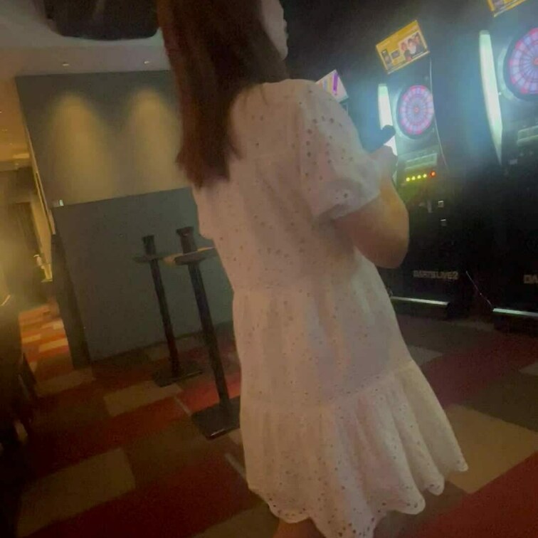 ダーツ中にパンチラ♡