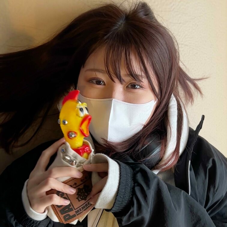 ＃18【SAIKA 21歳】
今回ストリートスナップ撮影に協力してくれたのは、流行のadidasトラックジャケットを主