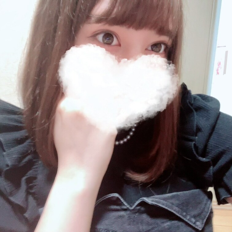 こんにち🤍ゆらです🤍
今日はお仕事お休みなのでお出かけしてきました♪準備してるときにムラムラしちゃってオ◯ニーしち