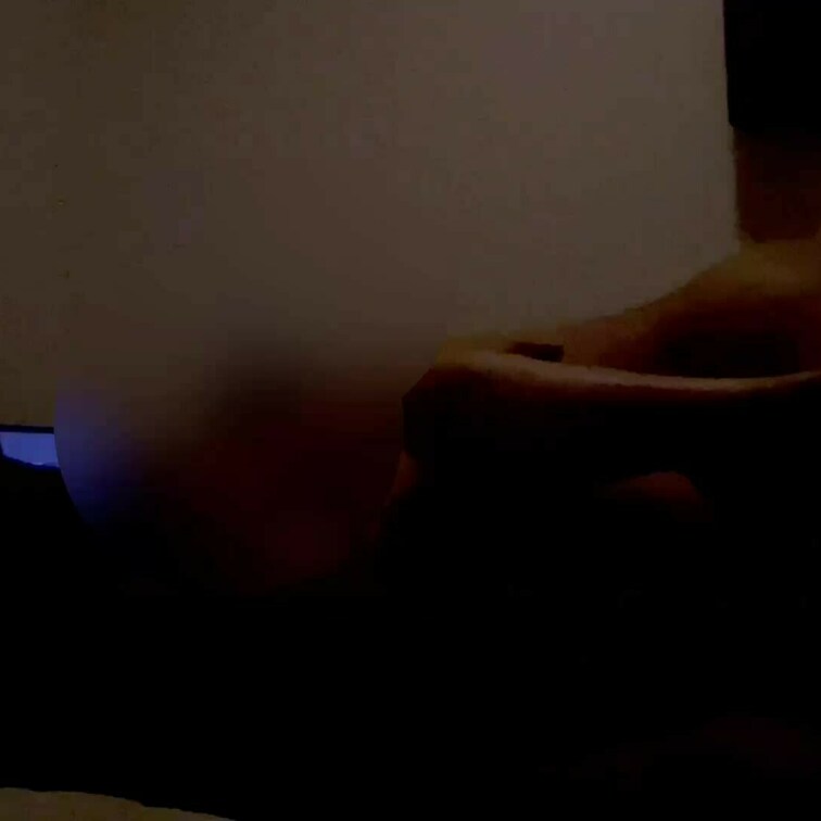 体調崩してて久しぶりのエッチでした！
 僕で童貞卒業した子と久しぶりに！
 相変わらずぎこちないし早いけど
 イッ