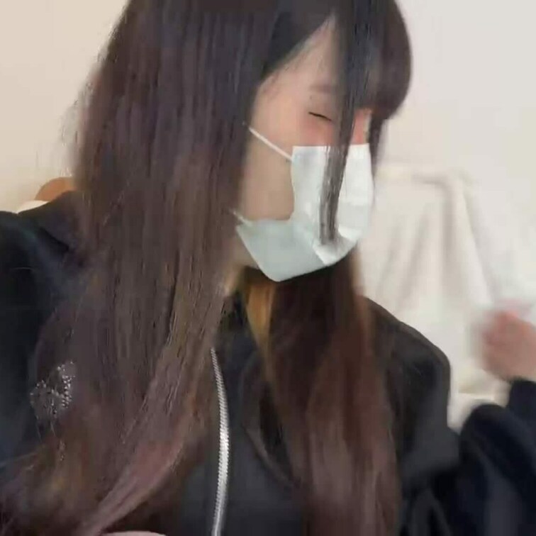 【みれい 20 歳】

みれいさんのライブ配信動画です
生配信 だと、1 回の有料配信を視聴すると、おおよそ平均 