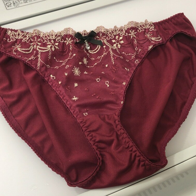 彼女が久々に履いてくれました
一日中仕事で履いたのは久々。
ちゃんと汚れてました
裏側は有料プラン。
