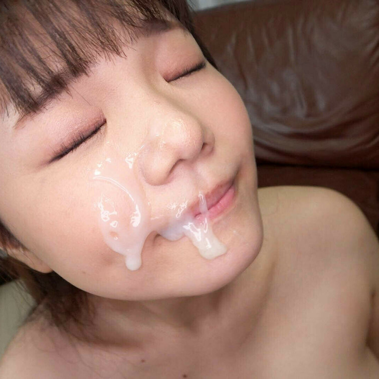 大量ザーメンぶっかけ顔射！／moe

顔面偏差SSS級のみ厳選！！濃密なフェラチオでギンギンになった肉棒から大量に発