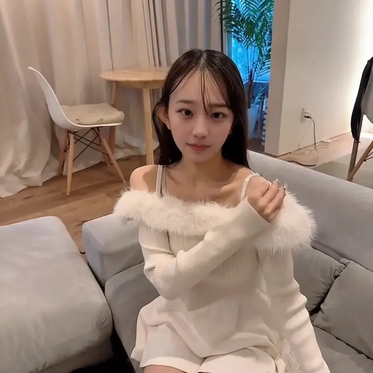 私服を見たいってメッセージ貰うので、
インスタに上げてるやつより見えちゃうの載せますね🥺