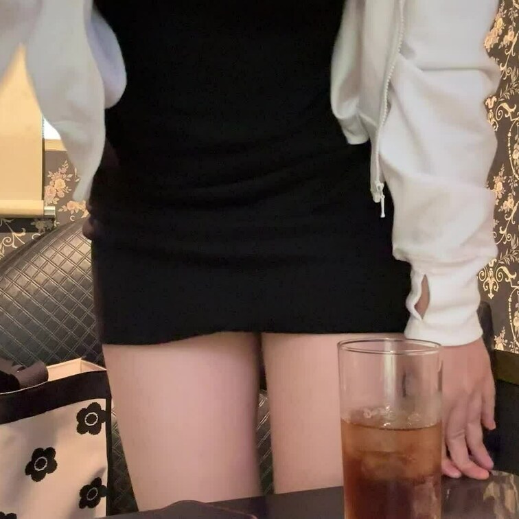 「カラオケでオナニーしちゃいました#2 あいのちゃん(21歳)」

今回の変態さんはThe ギャル！という感じの見た