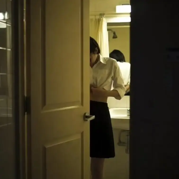 盗撮？ぽく見えるAI美人達です。