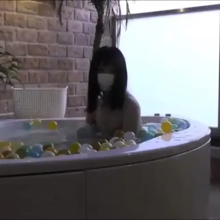 最強美女の入浴！！！！

ガチな彼女や友人と活動しています！！

応援を宜しくお願いいたします！！

素人さ
