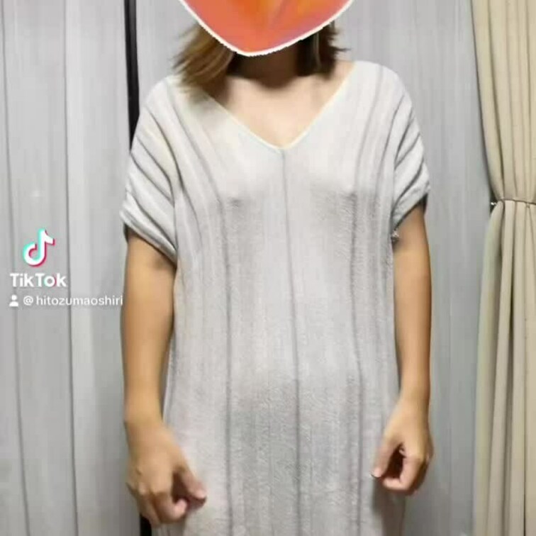 晒し人妻りりこ❤️の乳首動画です。
 りりこの乳首は敏感なの🍑🍑

撮られているだけでビンビンになっちゃいました！