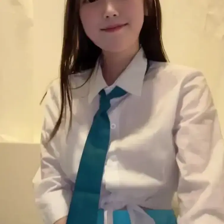 制服女子のおしがまオナ❤