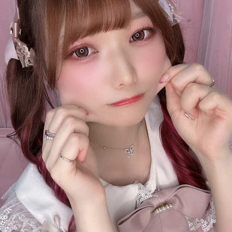 おもち
もちもち
雪見だいふく⛄️💕

