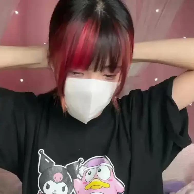 【みれい 20 歳】

みれいさんのライブ配信動画です
生ライブ配信だと、1 回の有料配信を視聴すると、おおよそ平