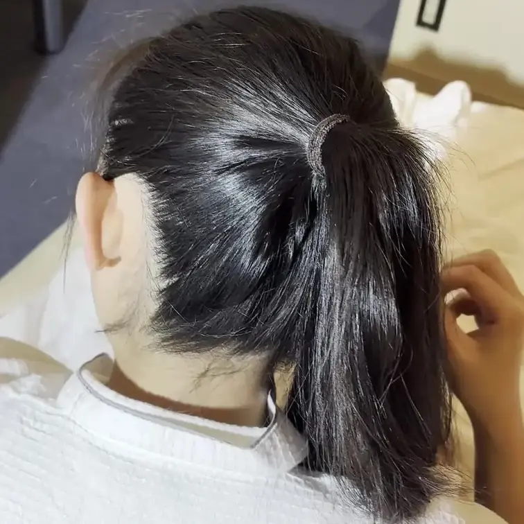 つばさちゃん
ロングヘアーのポニーテール動画になります。