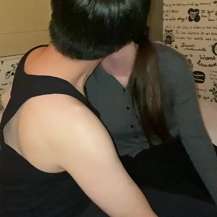 第4回NTRとなります！ 今回は初めて貸し出しをしてみました！ 初対面の男性2名とホテルでSEX。 彼氏が居ないところで