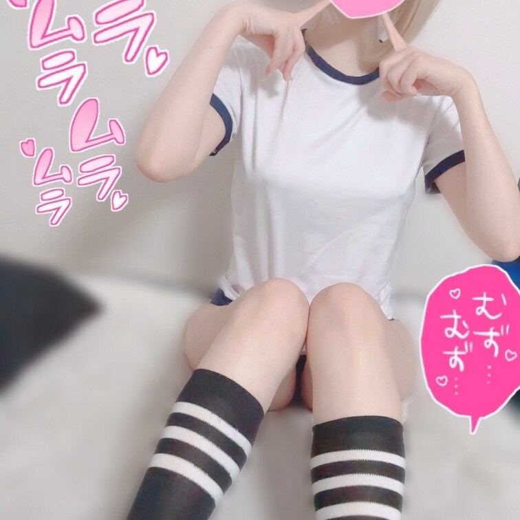 1日ずつ露出がちょっとずつ増えていく🥹
1日目‪‪❤︎‬明日も見てね‪‪🍒