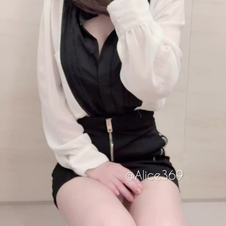 OLありす、おむつが気になって仕事に集中出来ない...