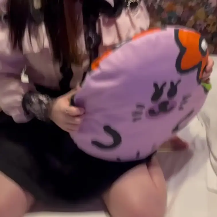 クッションおなら染み込ませ攻撃！！！！！！！

999999999ダメージ！！！！