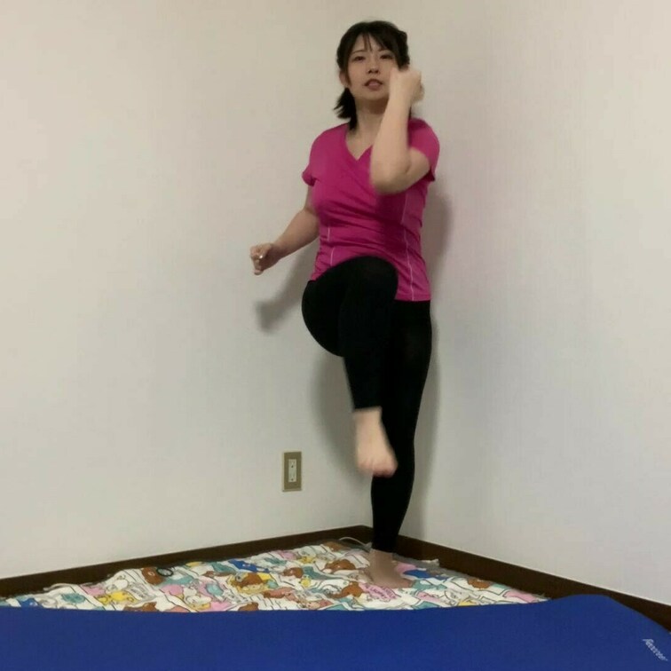 ⚠️【豪華VIP見放題∞】に含まれています。

トレーニング動画です。下着からタイツを履いて、トレーニングをします。