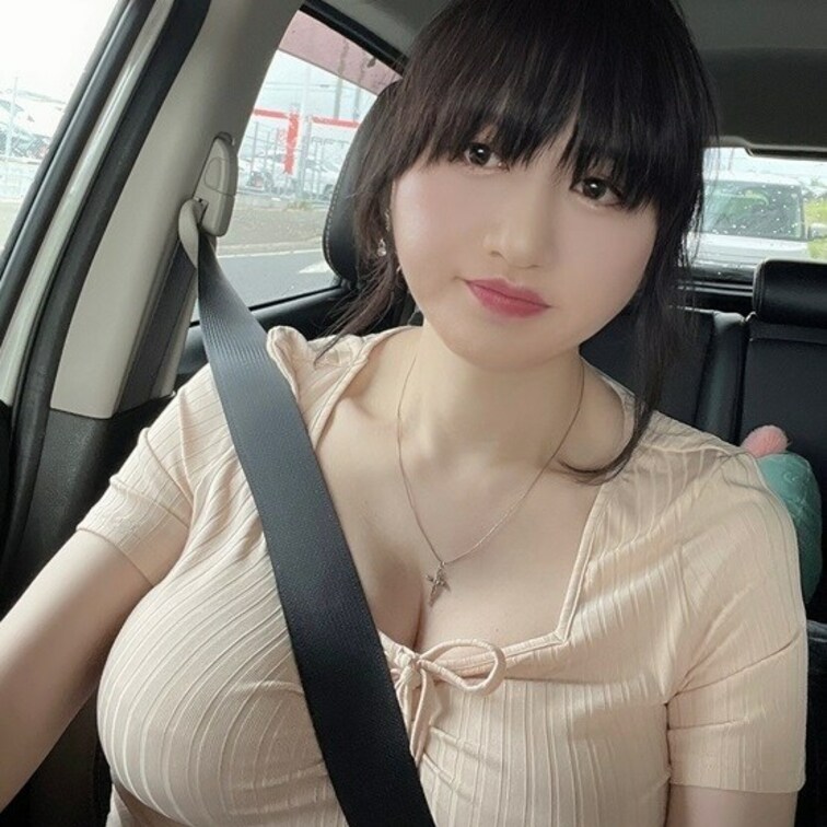 「ポートレート撮影集＆強風に煽られ…スカートが公衆の面前で捲れ上がり…💦」

運転中

※初公開日から一か月経過