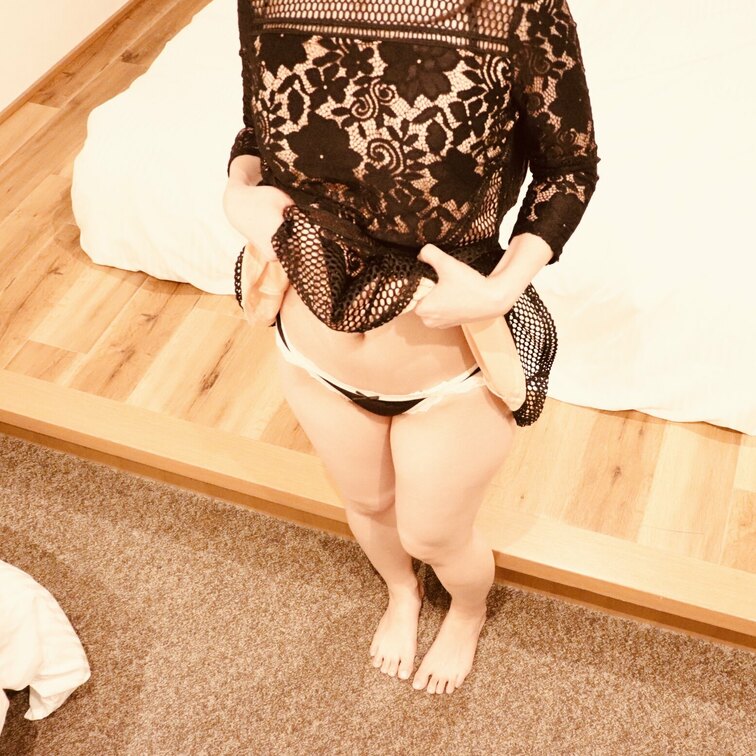 たくし上げってエロくないですか❓