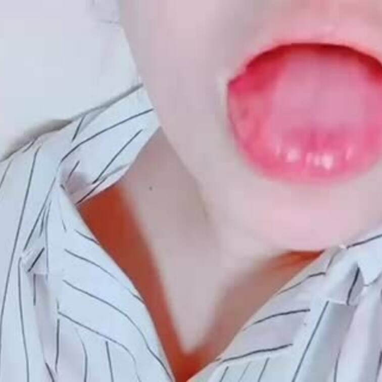 今回は約3年前？に撮っていたフェチ動画の掘り起こしです🥹

喉奥までしっかり写っていて尚且つお口の開閉音や喉奥ゴキュ
