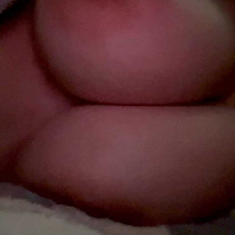 寝起きチクニー♡寝起きってムラムラするよね…