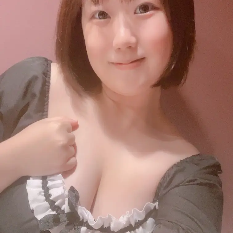 こんばんは、もえかです💕
本日20時に新作のフェラ&パイズリ動画を投稿しております🥰
とってもえっちに撮れたので、ぜ