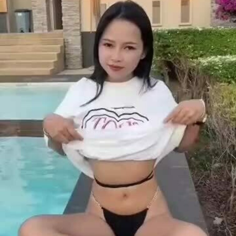 プールで撮影した😇