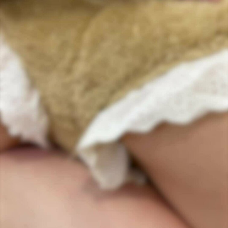 目の前に急にお尻が出てきたら嬉しくないですか？ｗ
思わず手が伸びてしまいましたｗｗｗ