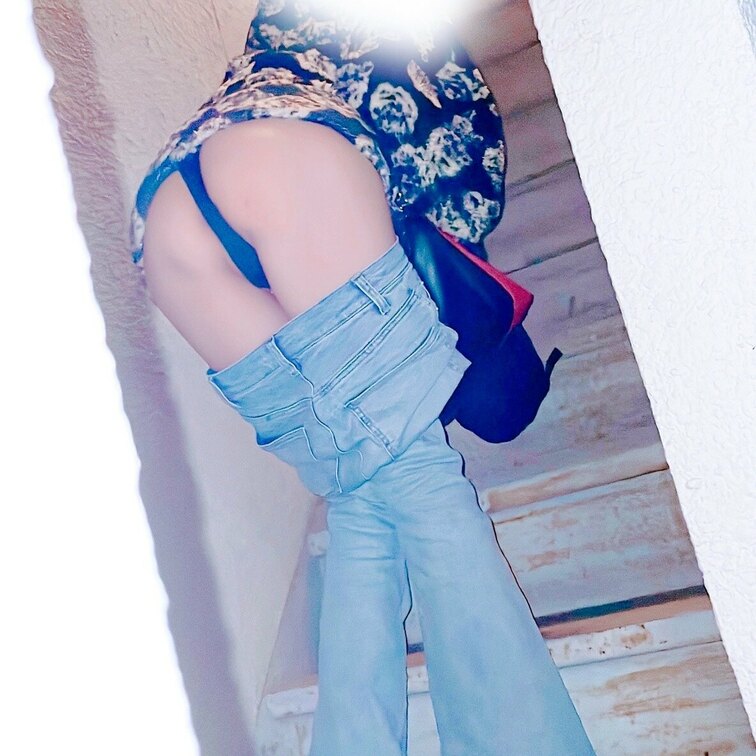 帰り道露出する変態痴女。
もっと見てください❤️