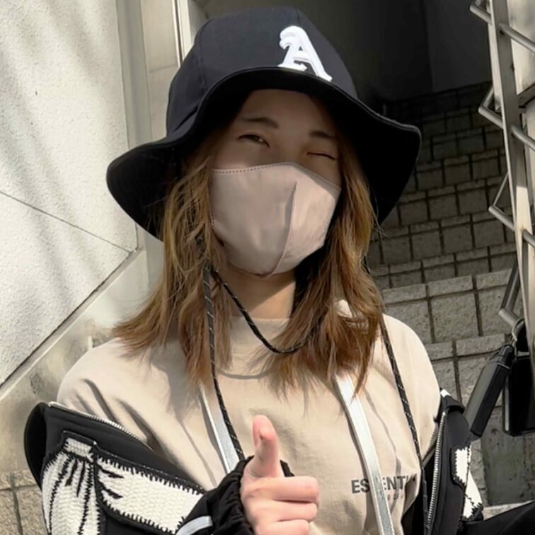＃13【REINA 23歳】
今回ストリートスナップ撮影に協力してくれたのは、
センス抜群のストリート女子コーデが光
