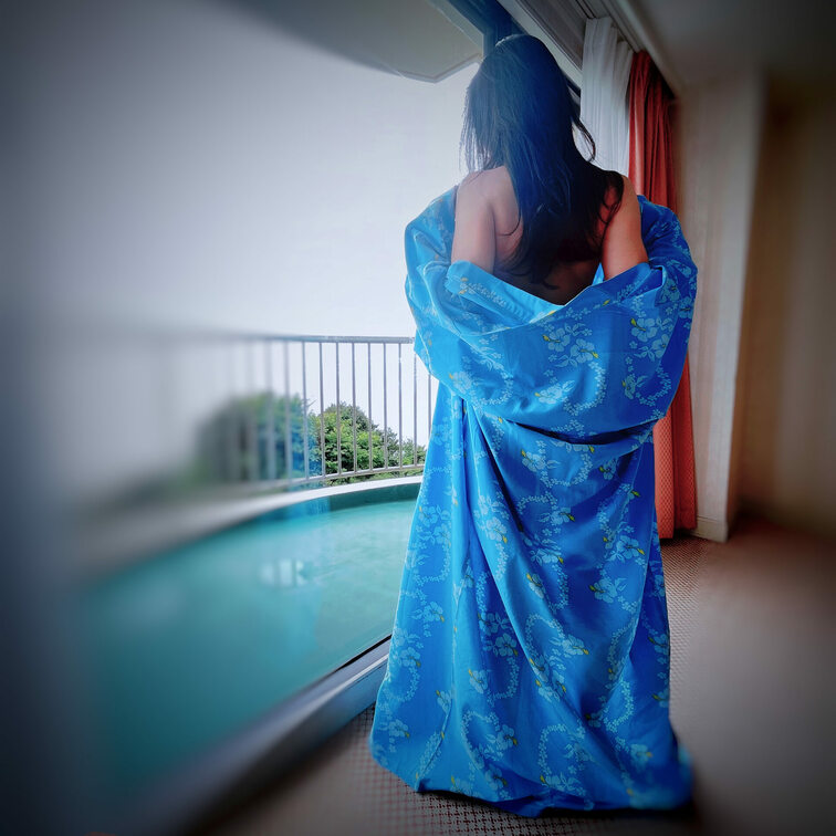 ٩(●˙▿˙●)۶おはよ♡
‎曇り空ですが目の前が海だとやっちゃうやつ💕

‎外から見たらどんなだろ…??
‎気
