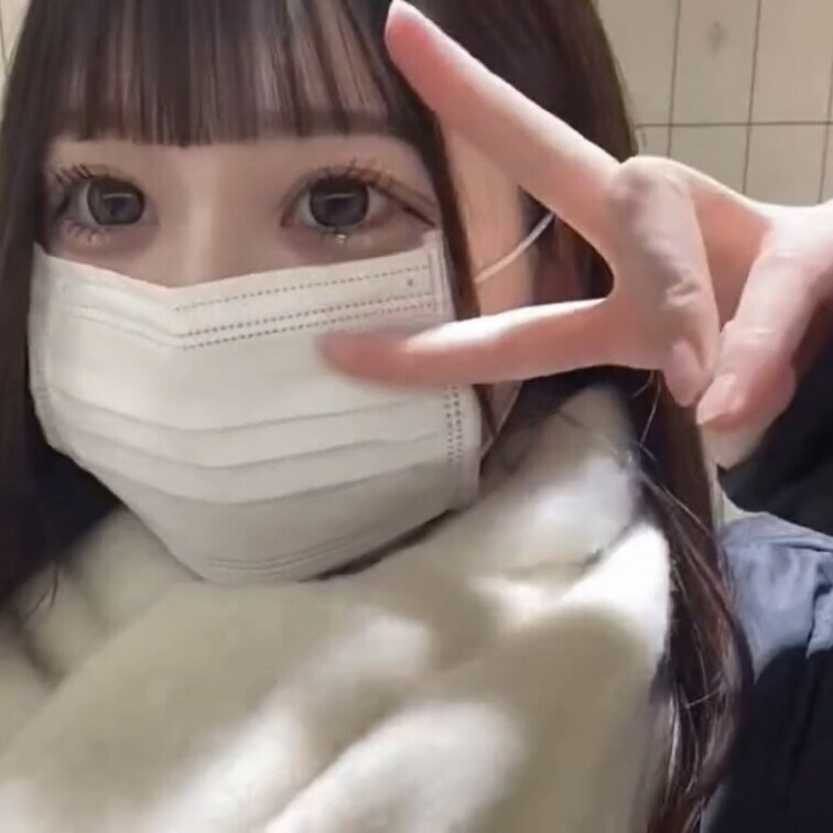 【マスク顔出し】ドMすぎる○○○の「まいちゃん」と密会。小さな体にキツキツのパイパンま〇こにバックで挿入。体操着姿と喘ぎ